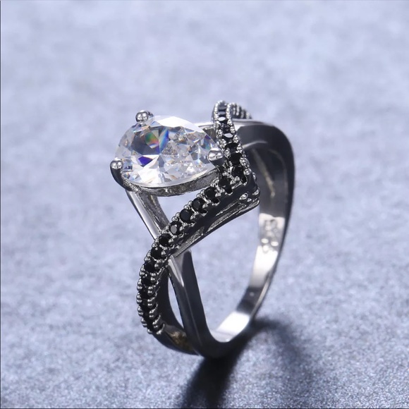 New Women’s 925 Silver 2 Tone Sapphire Ring - Picture 6 of 6